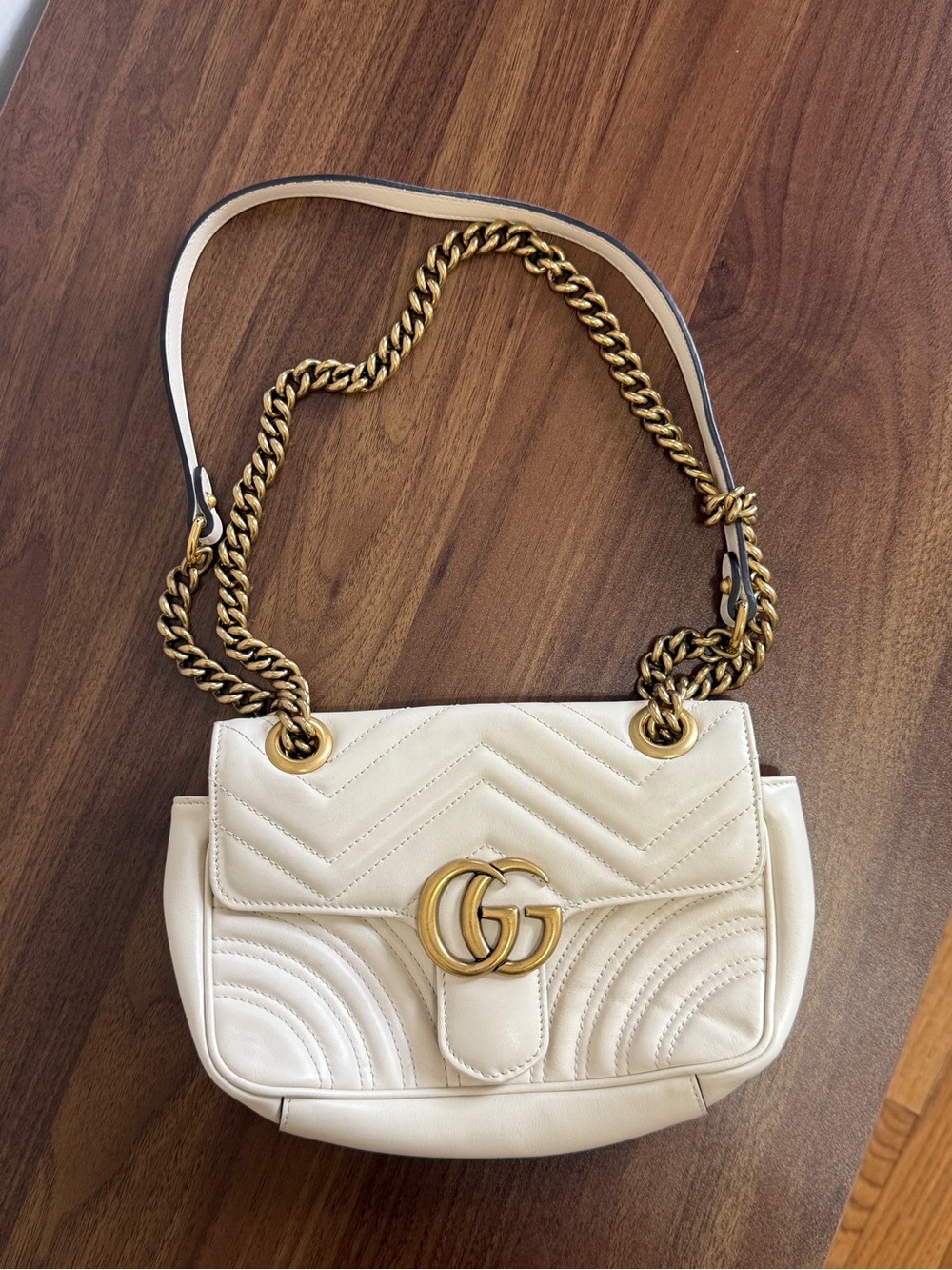 Gucci marmont  GG Chain Shoulder Bag medium size in white and gold